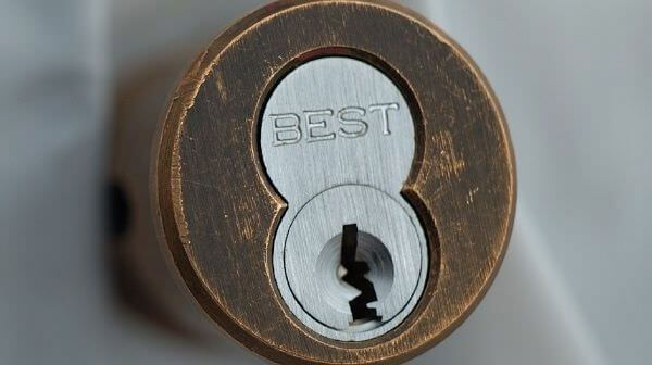 Замена личинки замка входной двери в Ивантеевке